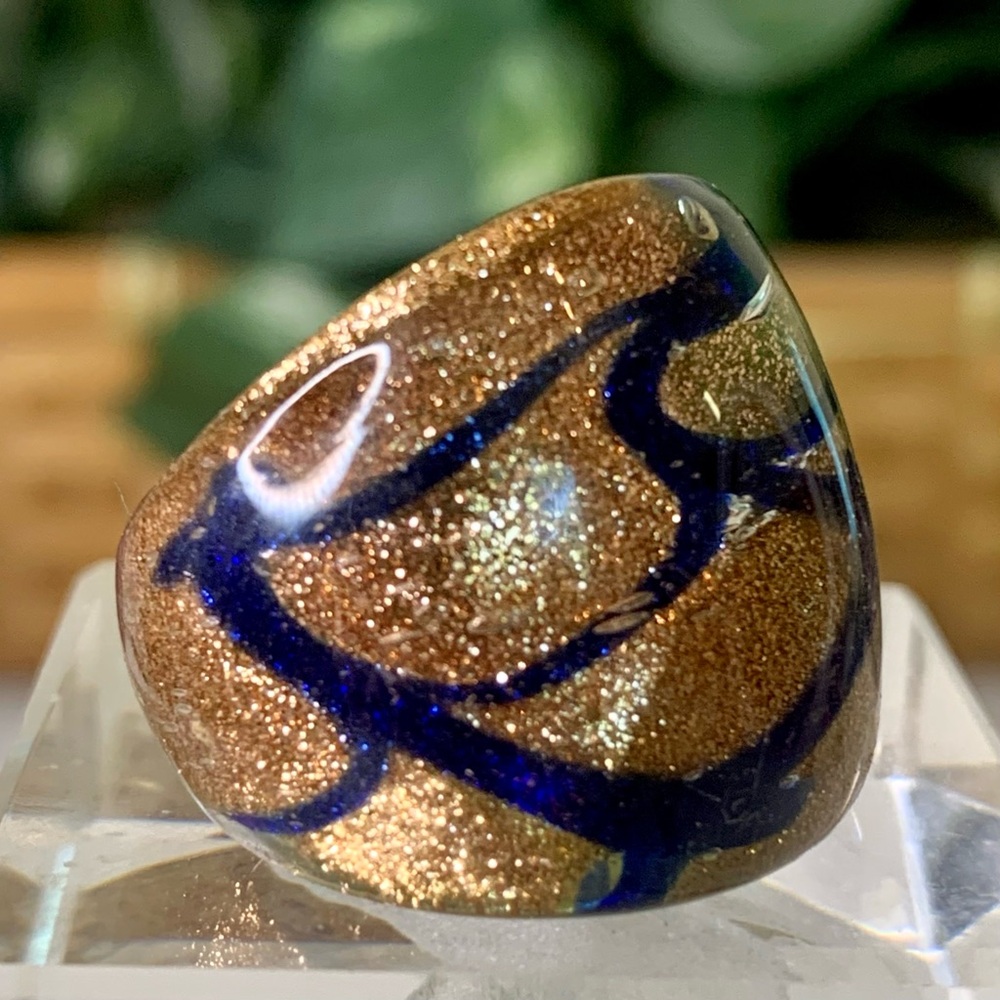 Murano Style Solid Glass Hand Blown Cobalt Blue Gold Foil Artisan Ring 7.5 VTG - Picture 2 of 11